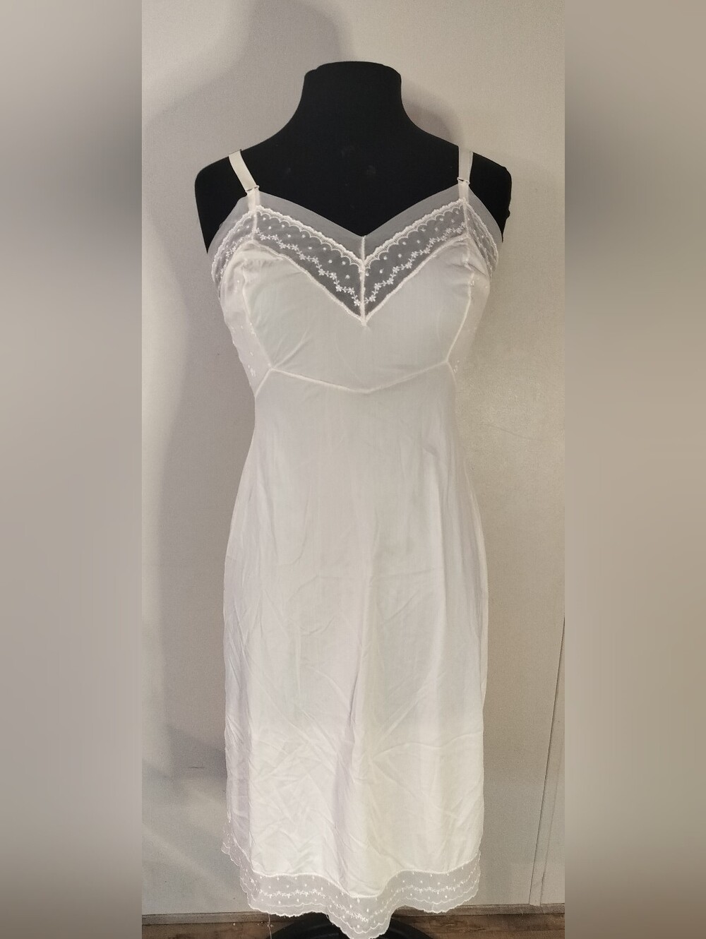 White Lace-Trim Sleeveless Slip